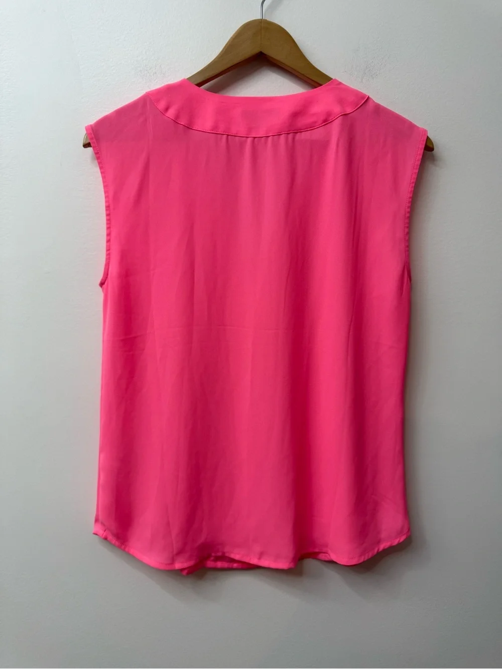 J. Crew Sleeveless V-Neck Camisole in Hot Pink size XS